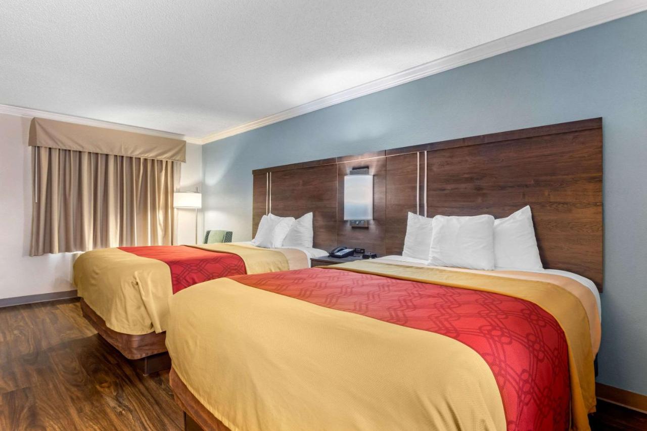 Queen Room with Two Queen Beds - Non-Smoking at Econo Lodge Byron - Warner Robins