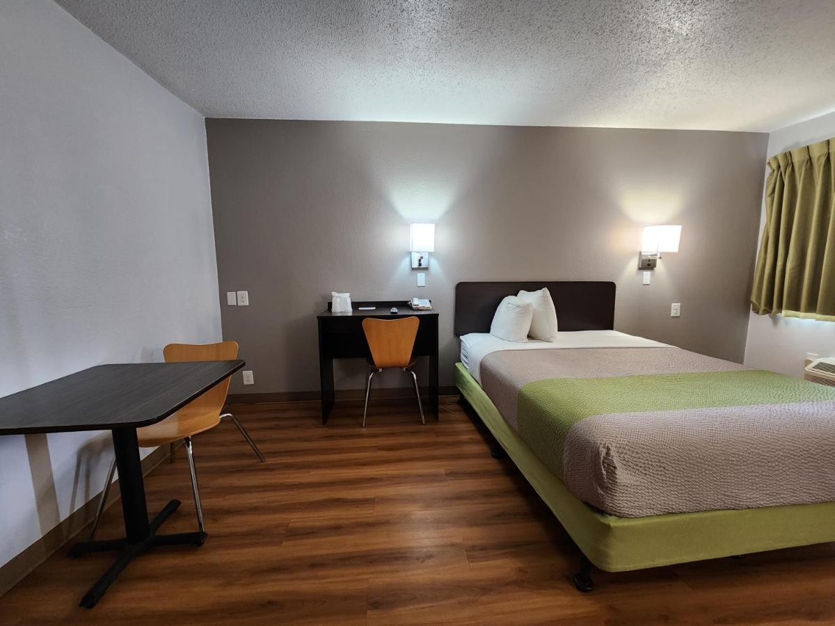 | Motel 6-Baytown, TX - Baytown East