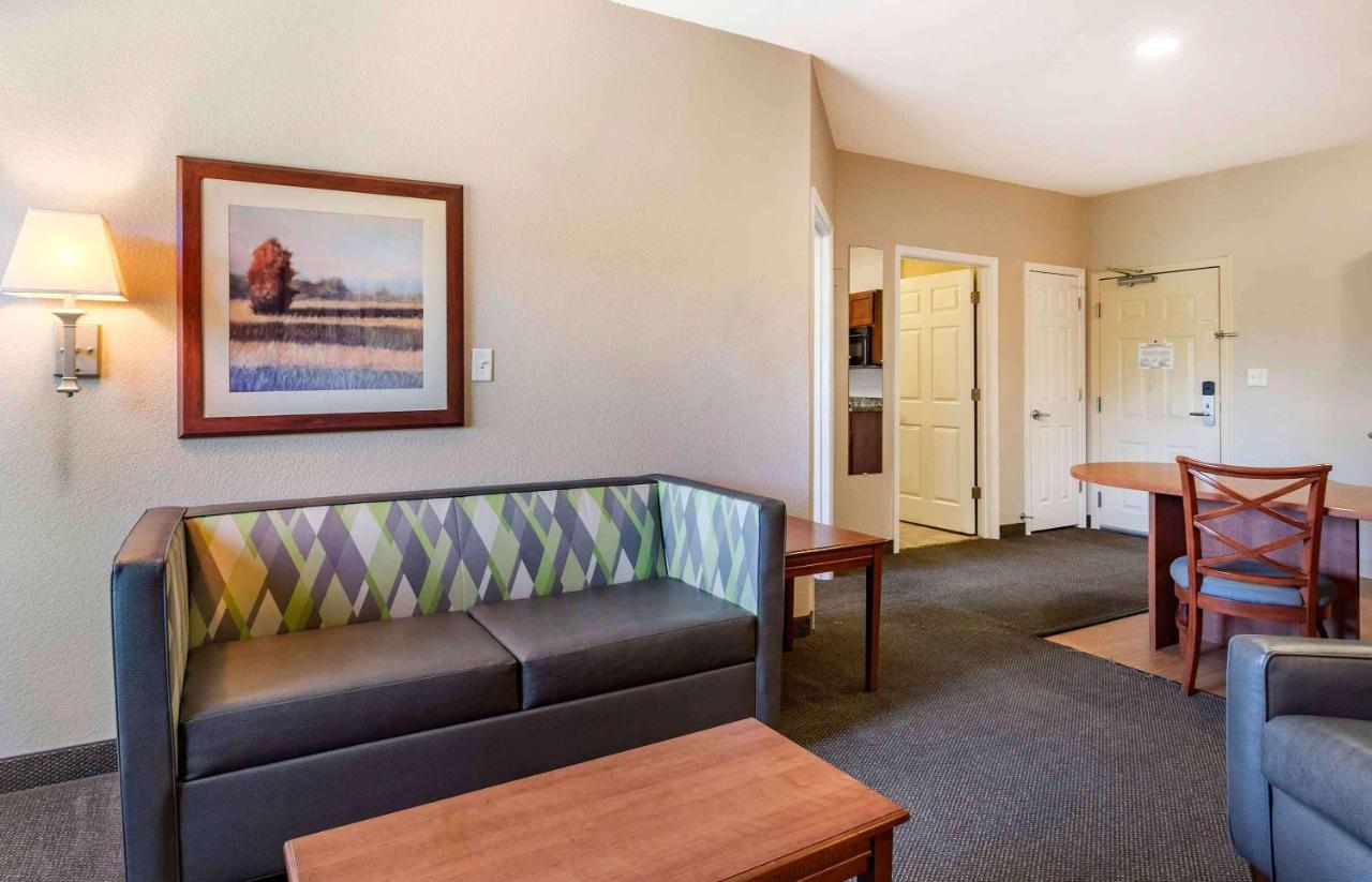 Queen Studio at Extended Stay America Suites Houston Kingwood