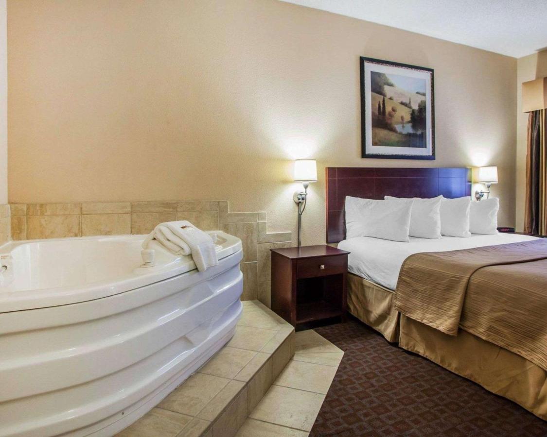 | Quality Inn & Suites Peoria