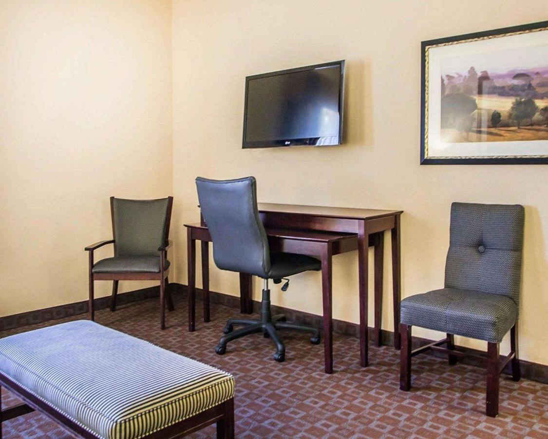 | Quality Inn & Suites Peoria