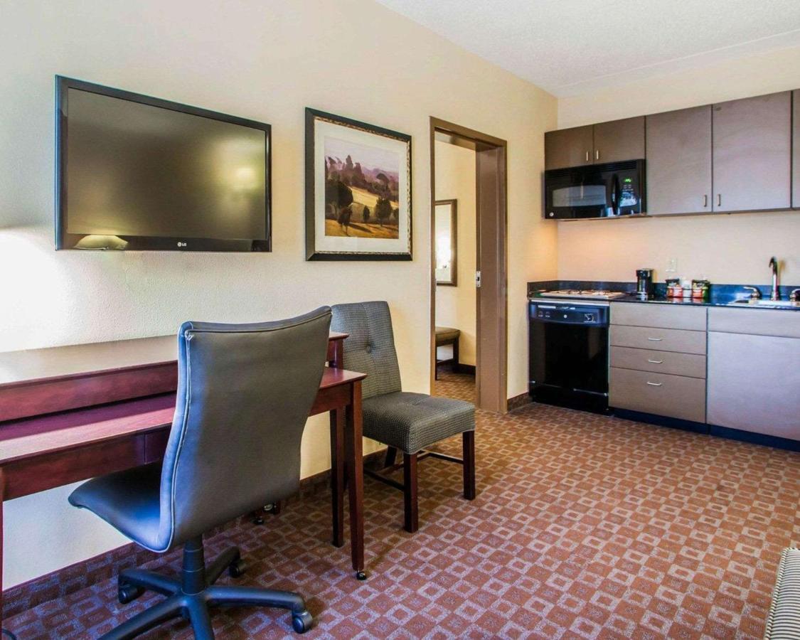 | Quality Inn & Suites Peoria