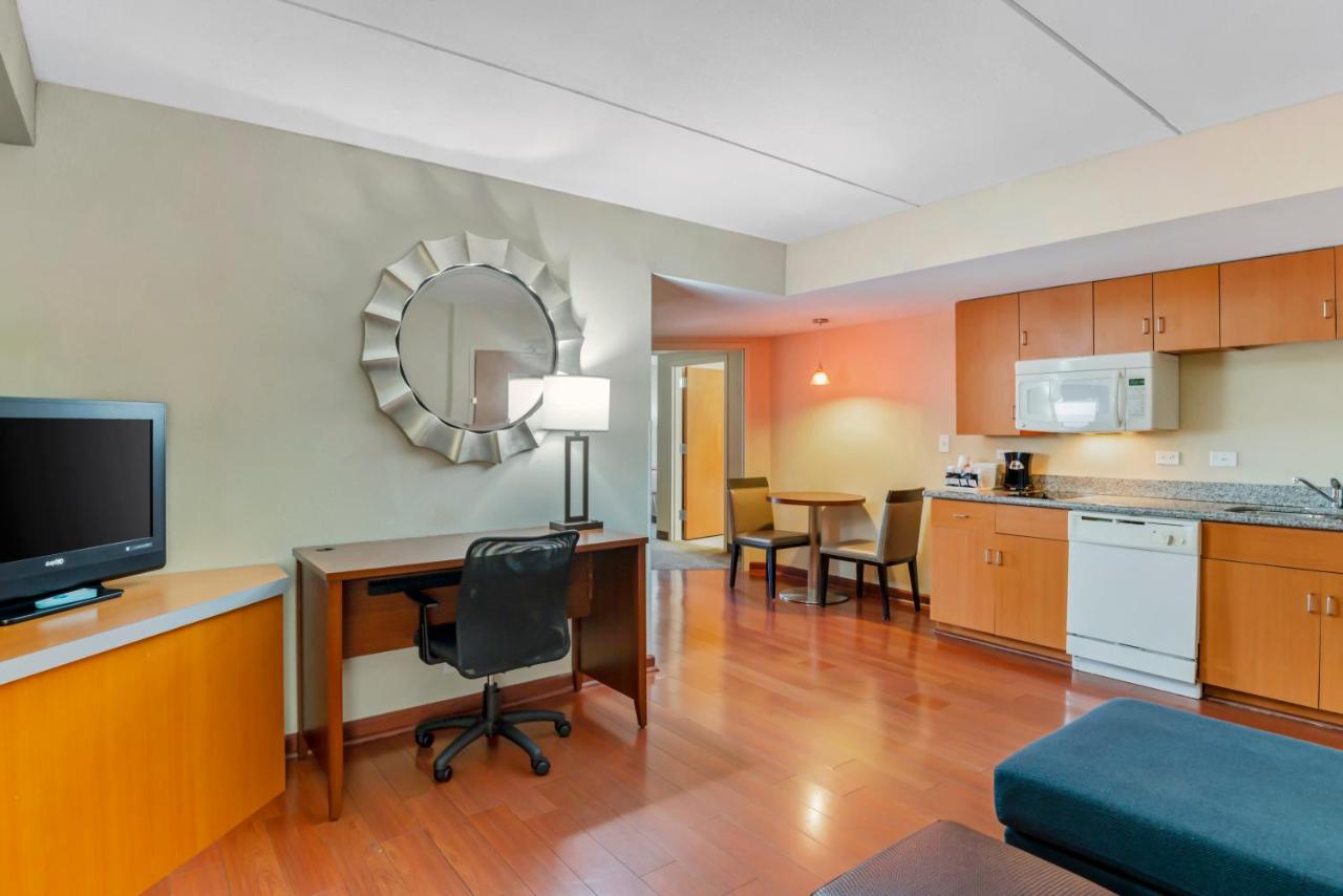 | Comfort Suites at Virginia Center Commons