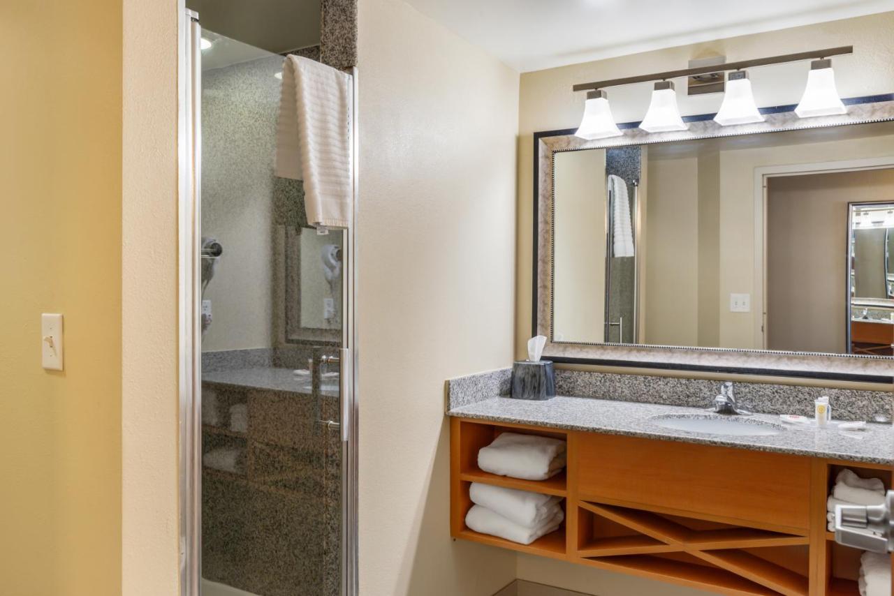 | Comfort Suites at Virginia Center Commons