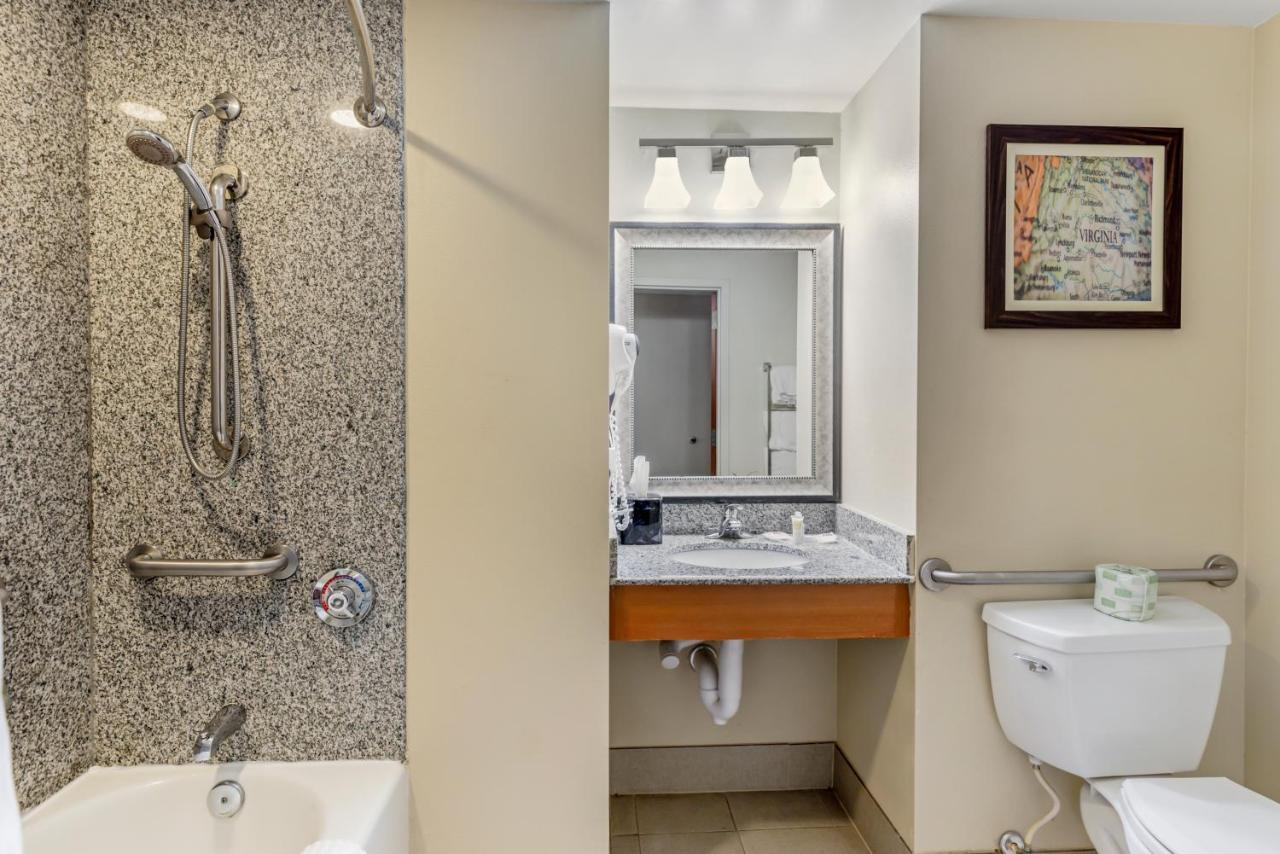 | Comfort Suites at Virginia Center Commons