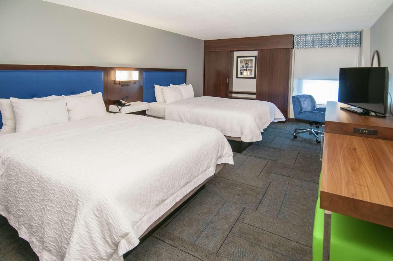 Queen Room - Non-Smoking at Hampton Inn Metairie