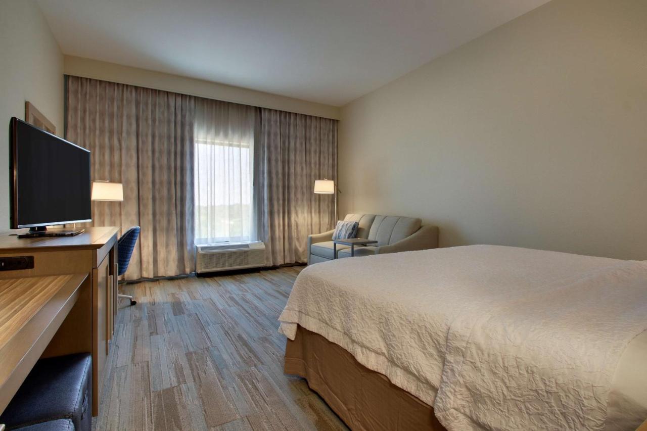 Executive King Room with Sofa Bed - Non-Smoking at Hampton Inn Sneads Ferry North Topsail Beach