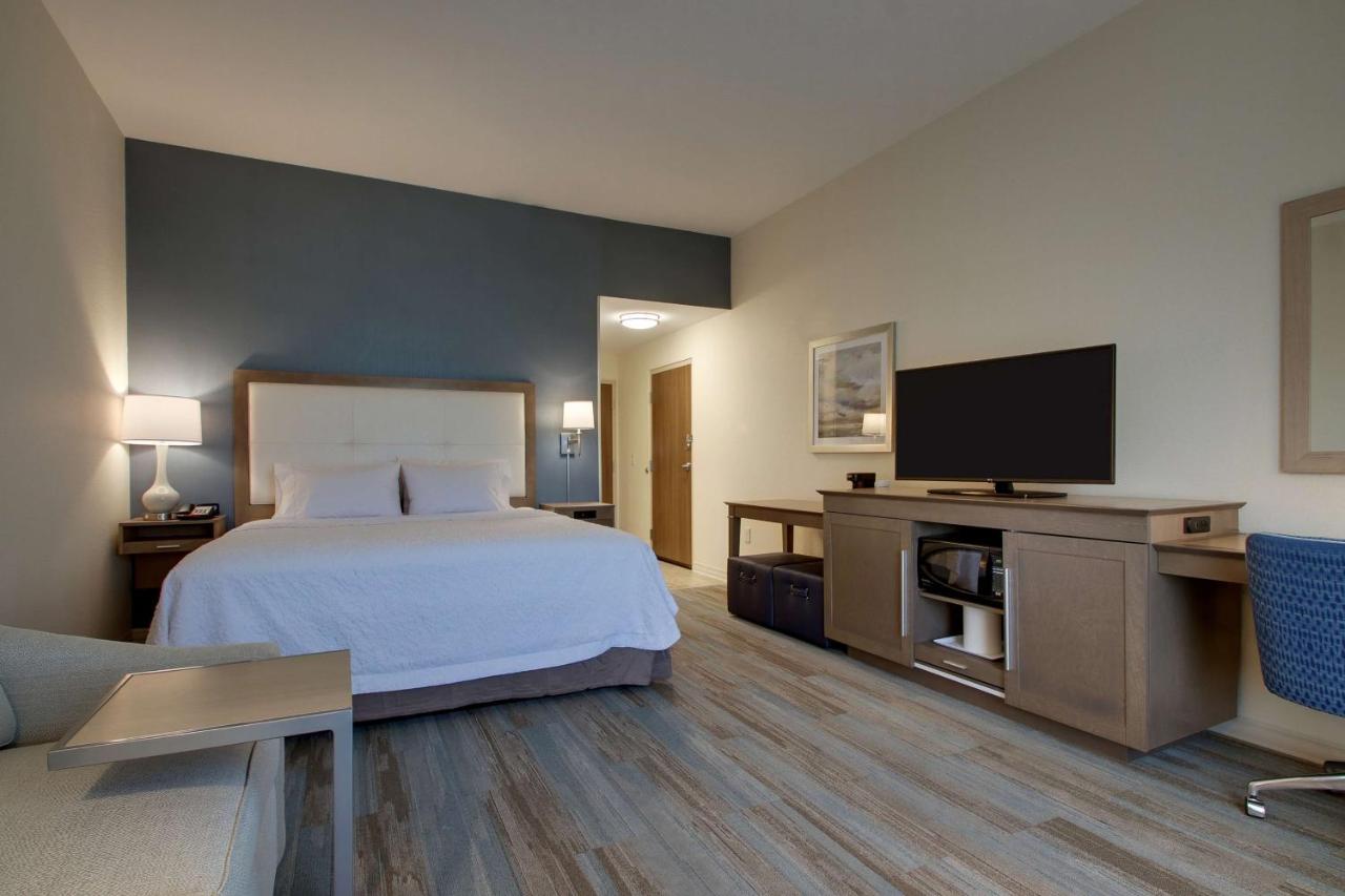 Executive King Room with Sofa Bed - Non-Smoking at Hampton Inn Sneads Ferry North Topsail Beach