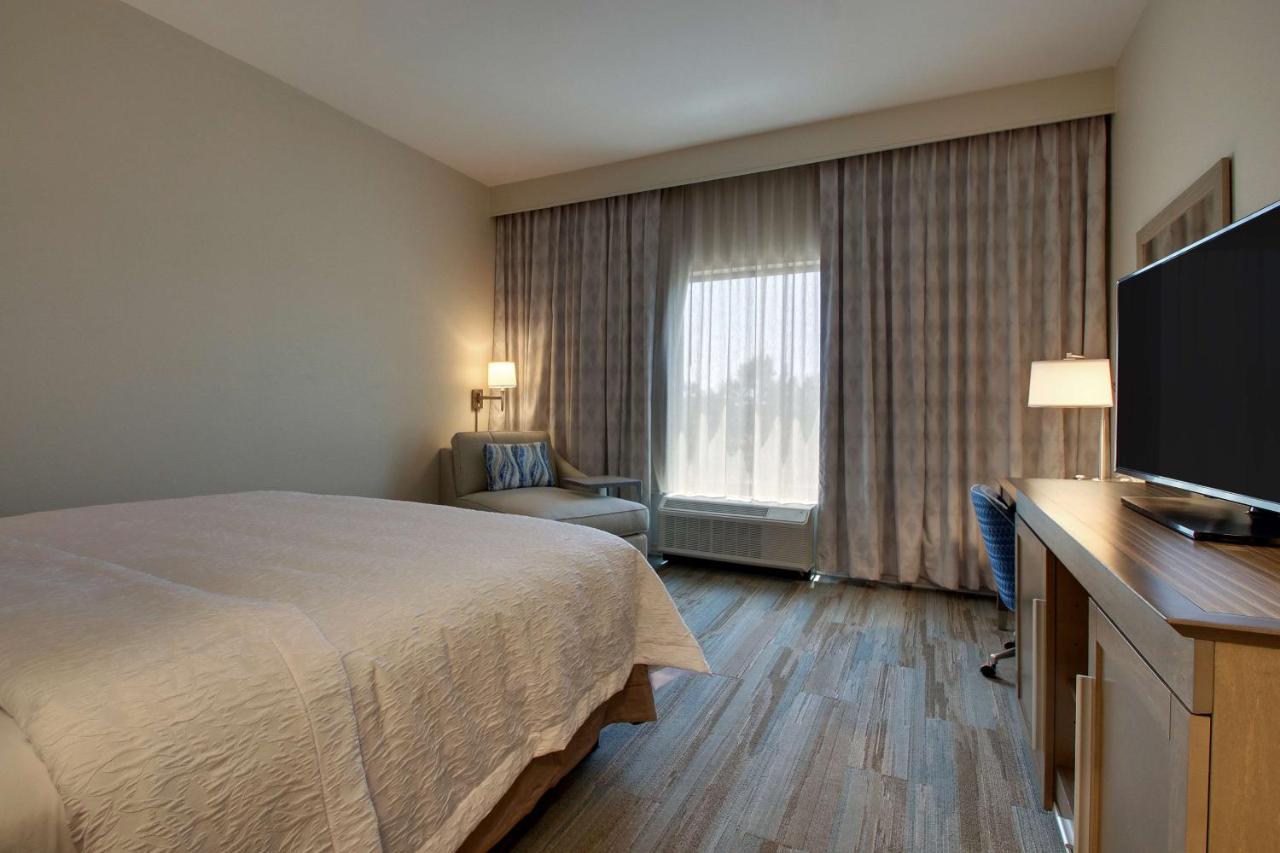 King Room at Hampton Inn Sneads Ferry North Topsail Beach