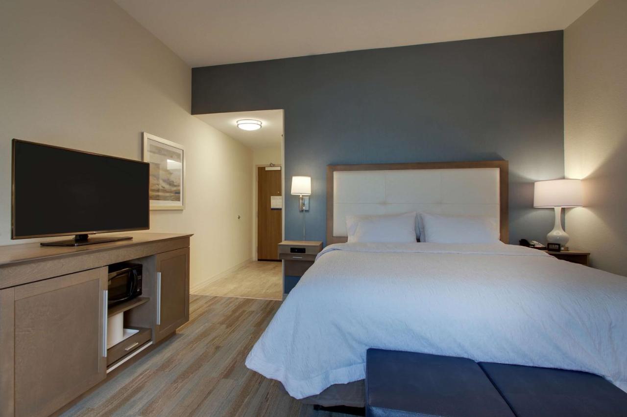 Executive King Room with Sofa Bed - Non-Smoking at Hampton Inn Sneads Ferry North Topsail Beach