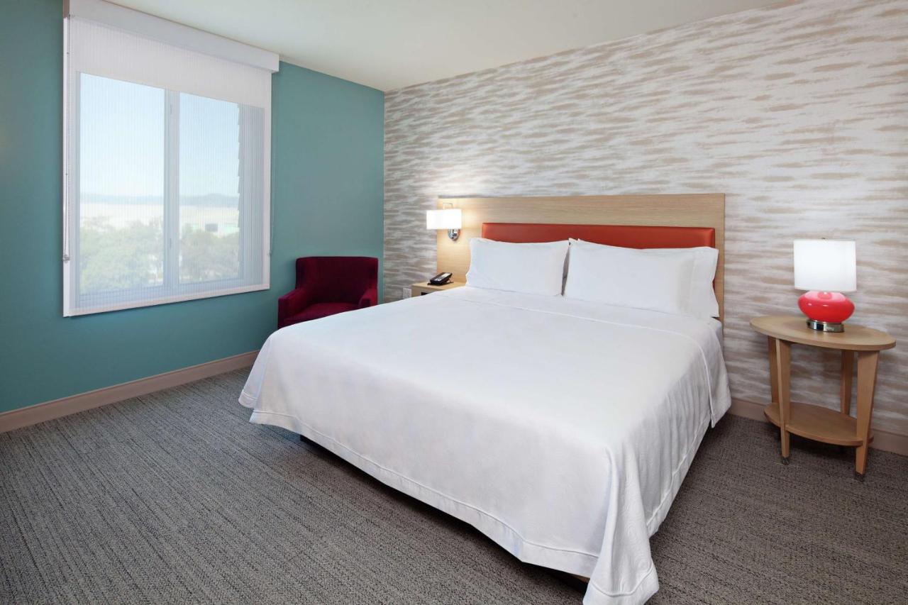 One-Bedroom King Suite - Non-Smoking at Home2 Suites by Hilton Alameda Oakland Airport