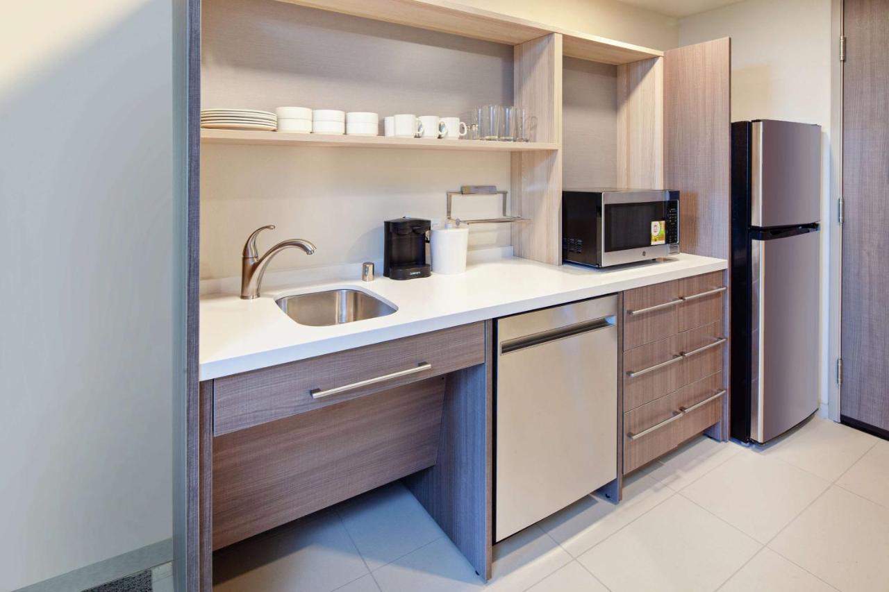 King Suite - Mobilty/Hearing Accessible - Non-Smoking at Home2 Suites by Hilton Alameda Oakland Airport
