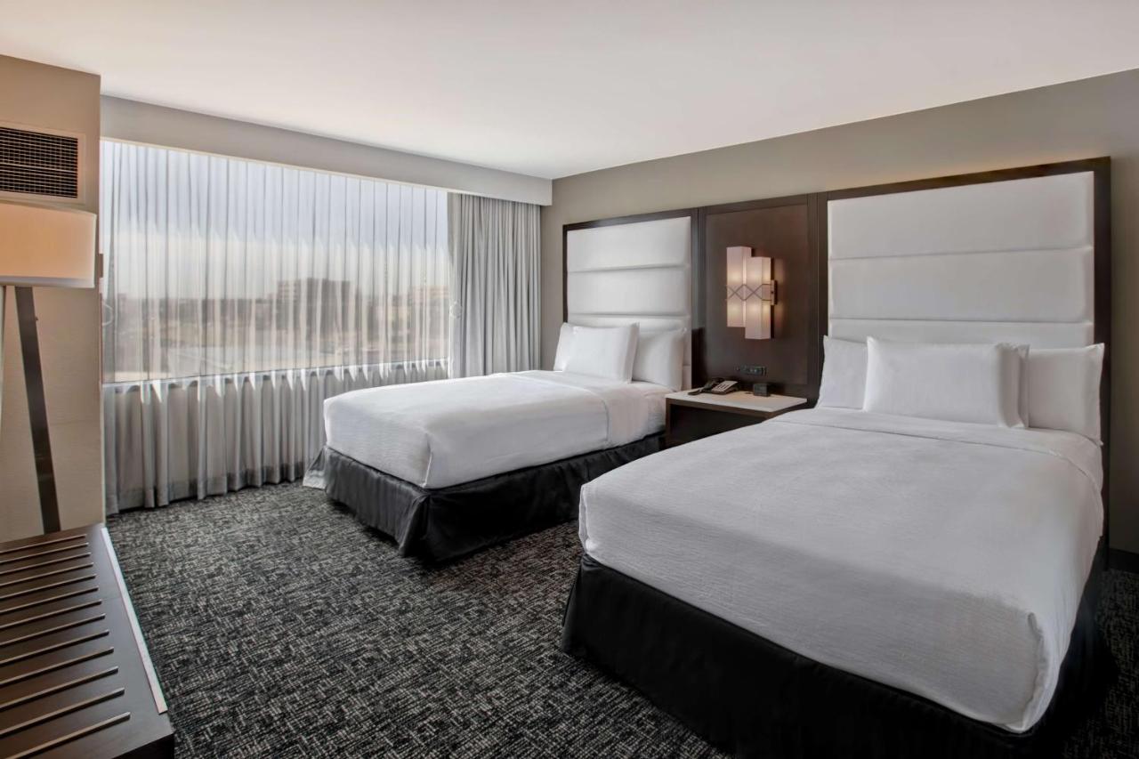 Suite with Mobility/Hearing Access - Non-Smoking at Embassy Suites by Hilton Oklahoma City Northwest