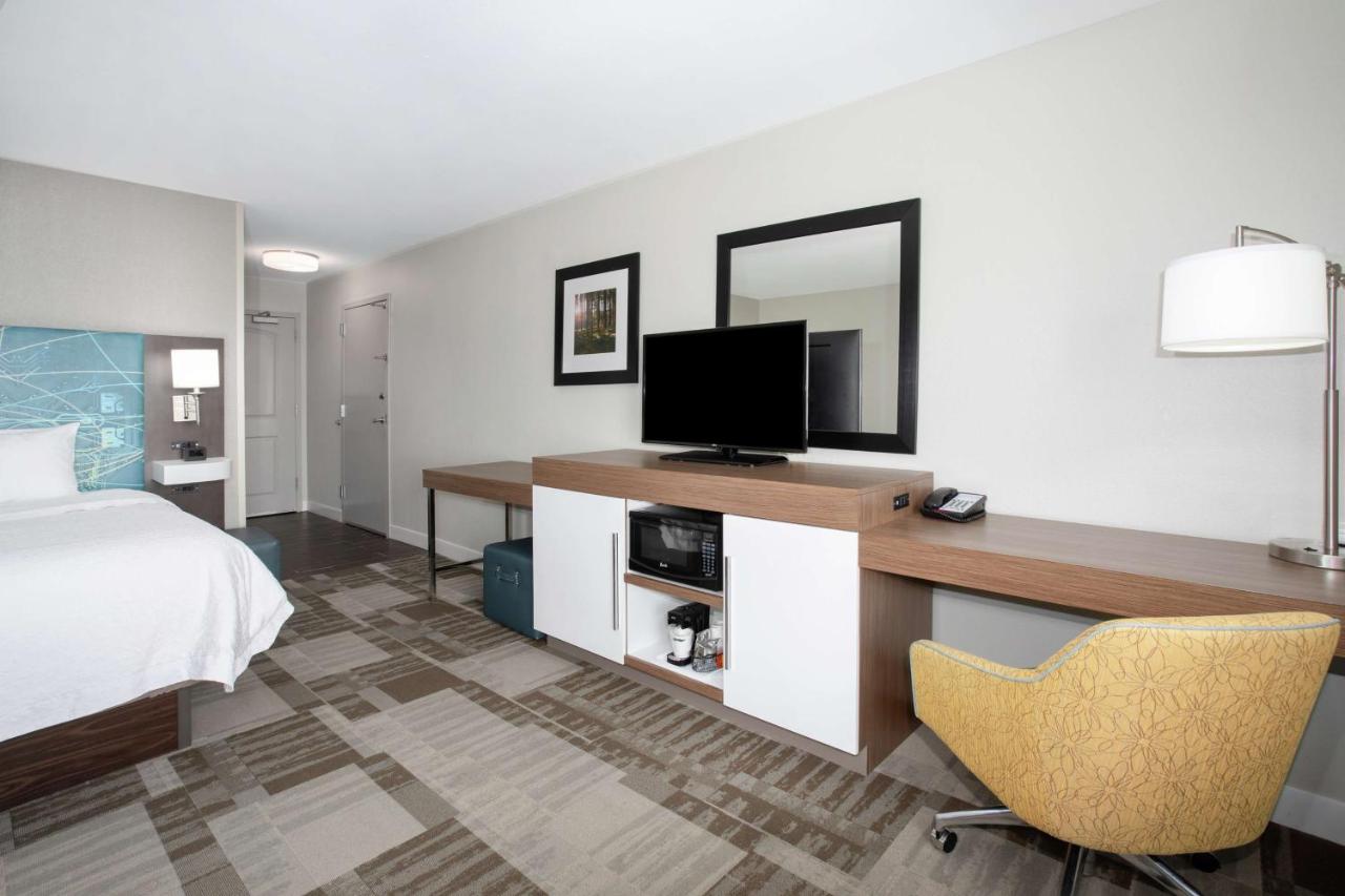 King Room with Sofa Bed - Non-Smoking at Hampton Inn Bellevue
