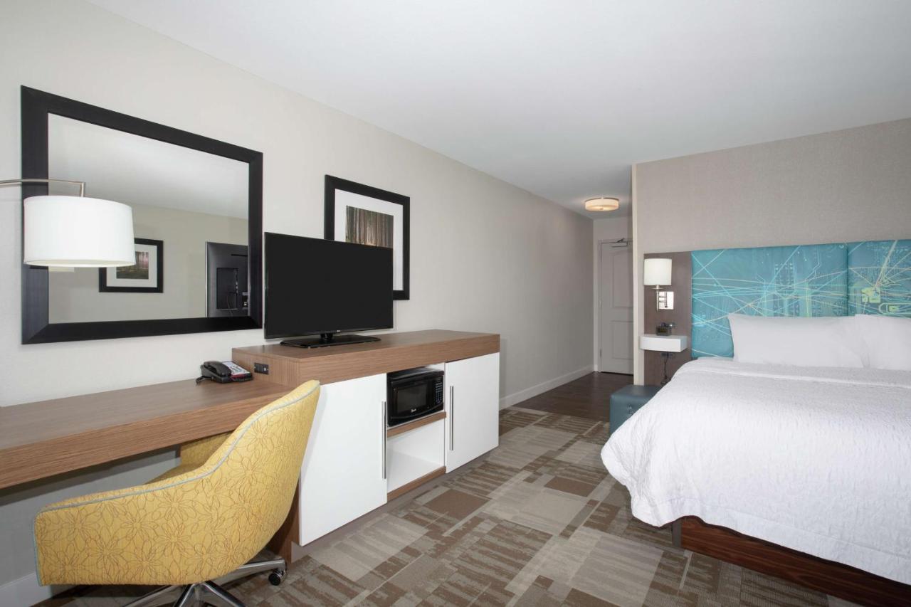 King Room - Non-Smoking at Hampton Inn Bellevue