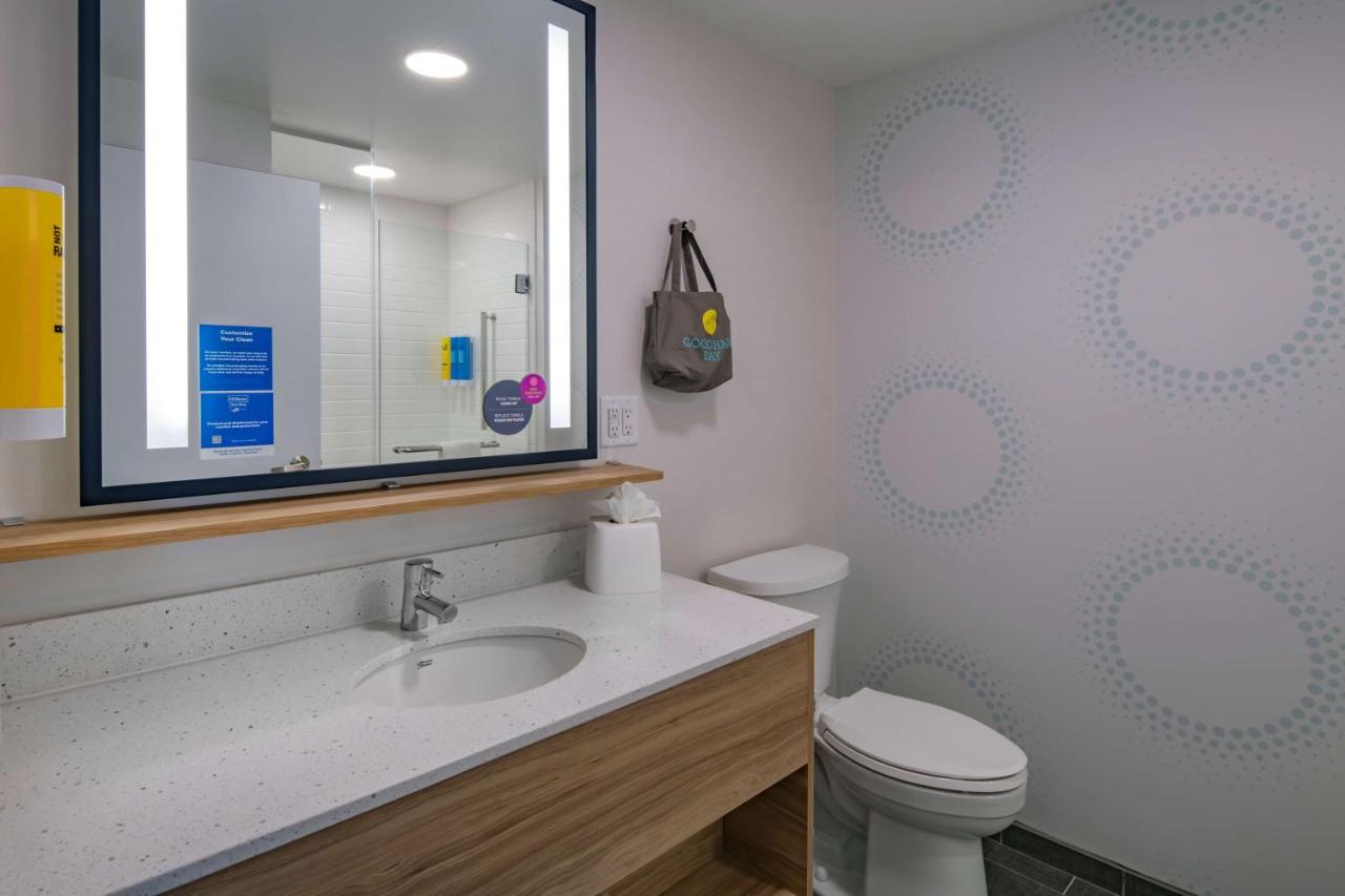 King Room - Hearing Accessible at Tru By Hilton Omaha I-80 at 72nd Street, NE