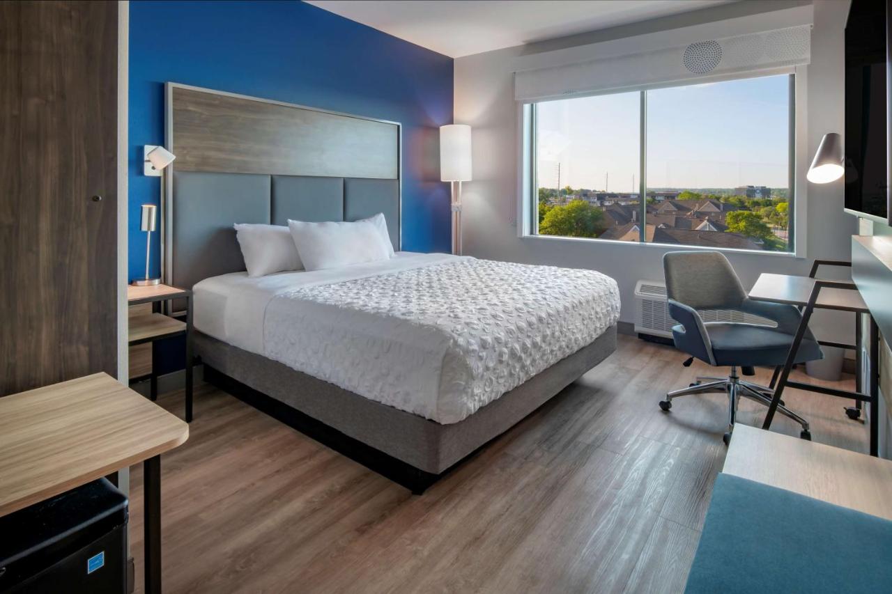 King Room - Hearing Accessible at Tru By Hilton Omaha I-80 at 72nd Street, NE
