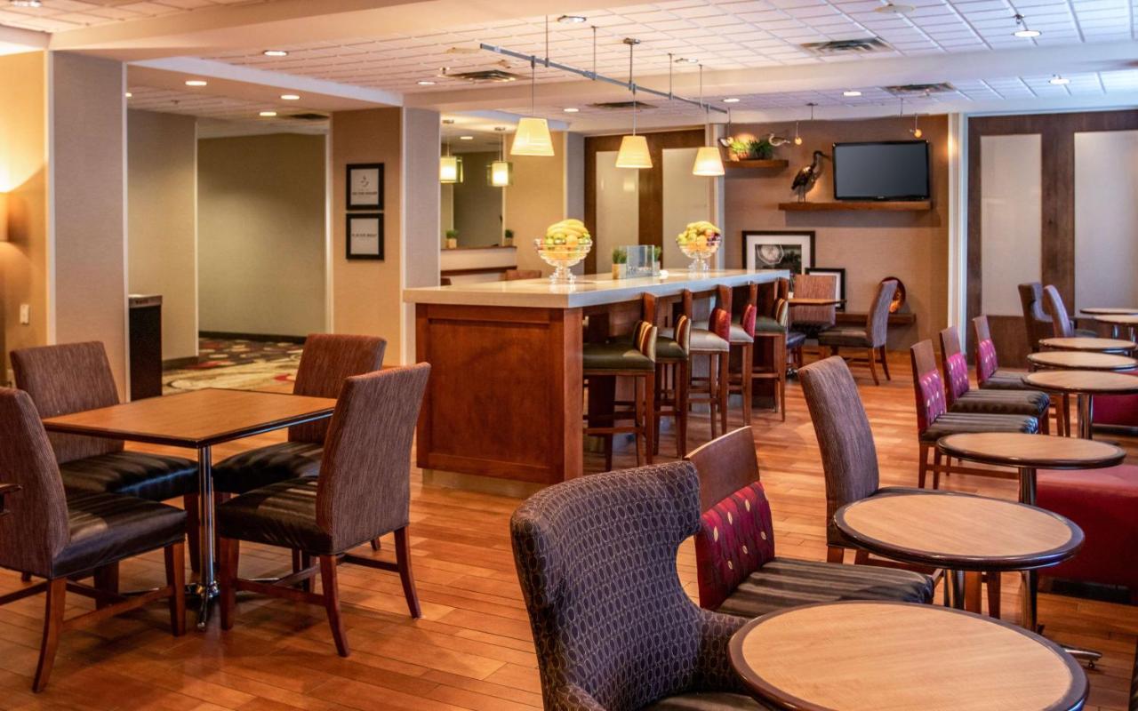| Hampton Inn Gloucester