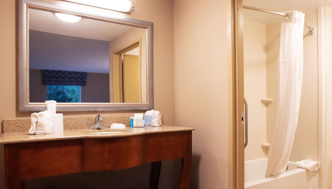 | Hampton Inn Gloucester