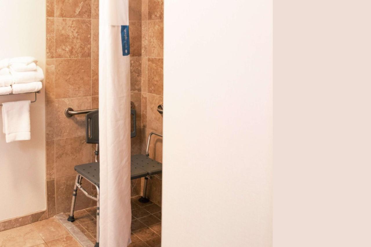 | Hampton Inn Gloucester
