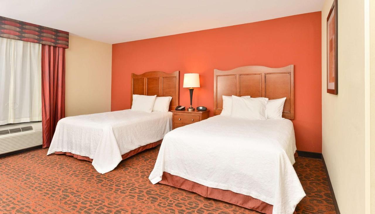Queen Room with Two Queen Beds - Disability/Hearing Accessible with Bathtub at Hampton Inn Ottumwa