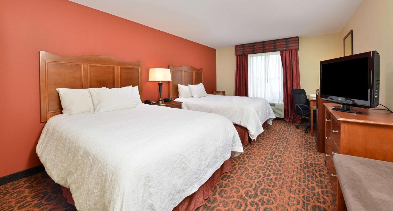 Queen Room with Two Queen Beds at Hampton Inn Ottumwa