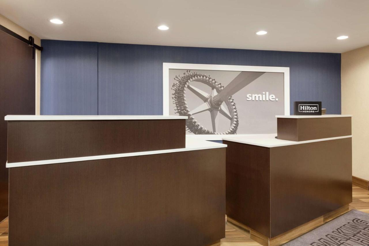 | Hampton Inn - Portland/Clackamas