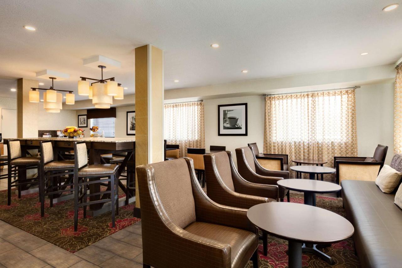| Hampton Inn - Portland/Clackamas