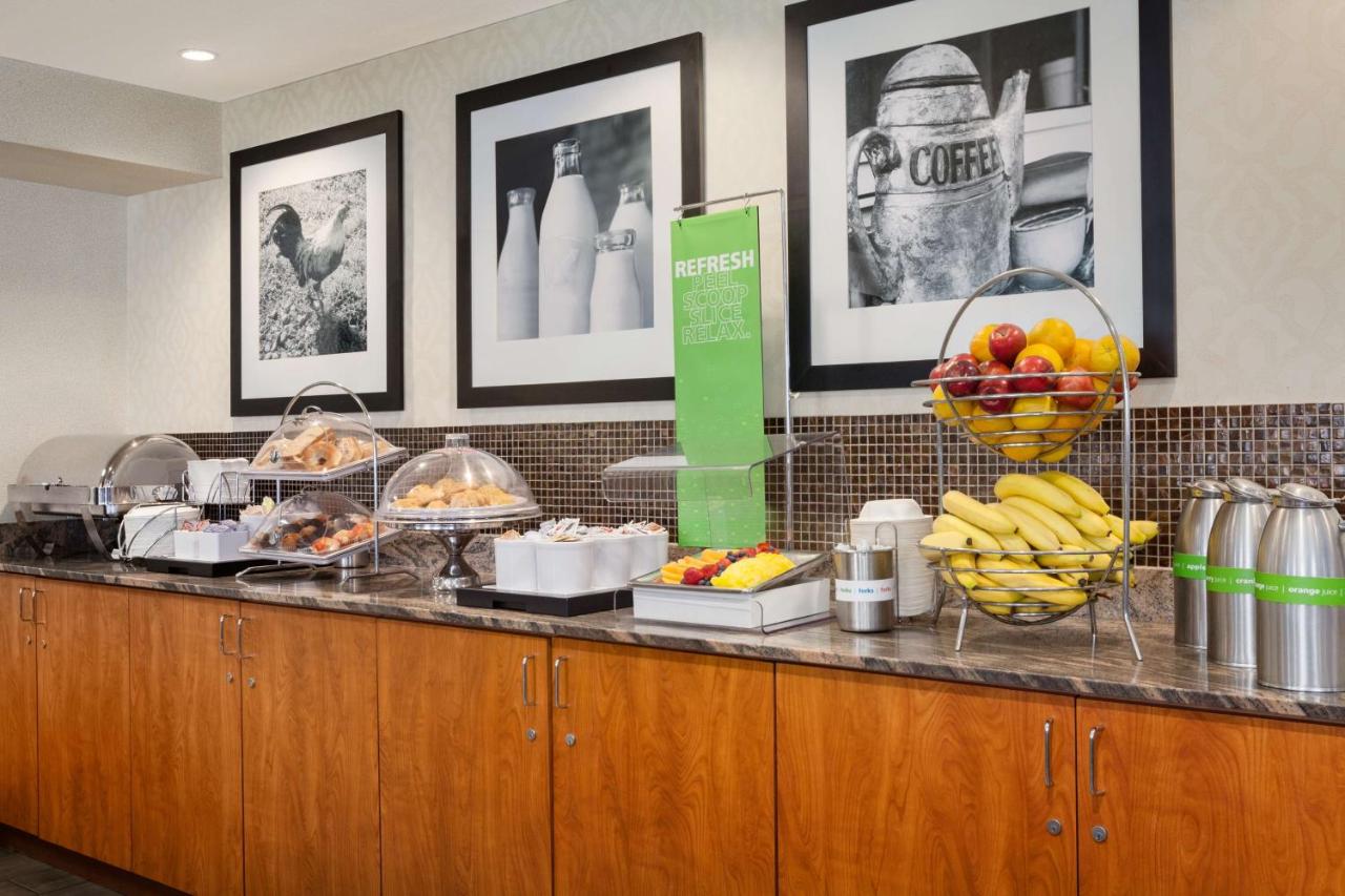 | Hampton Inn - Portland/Clackamas
