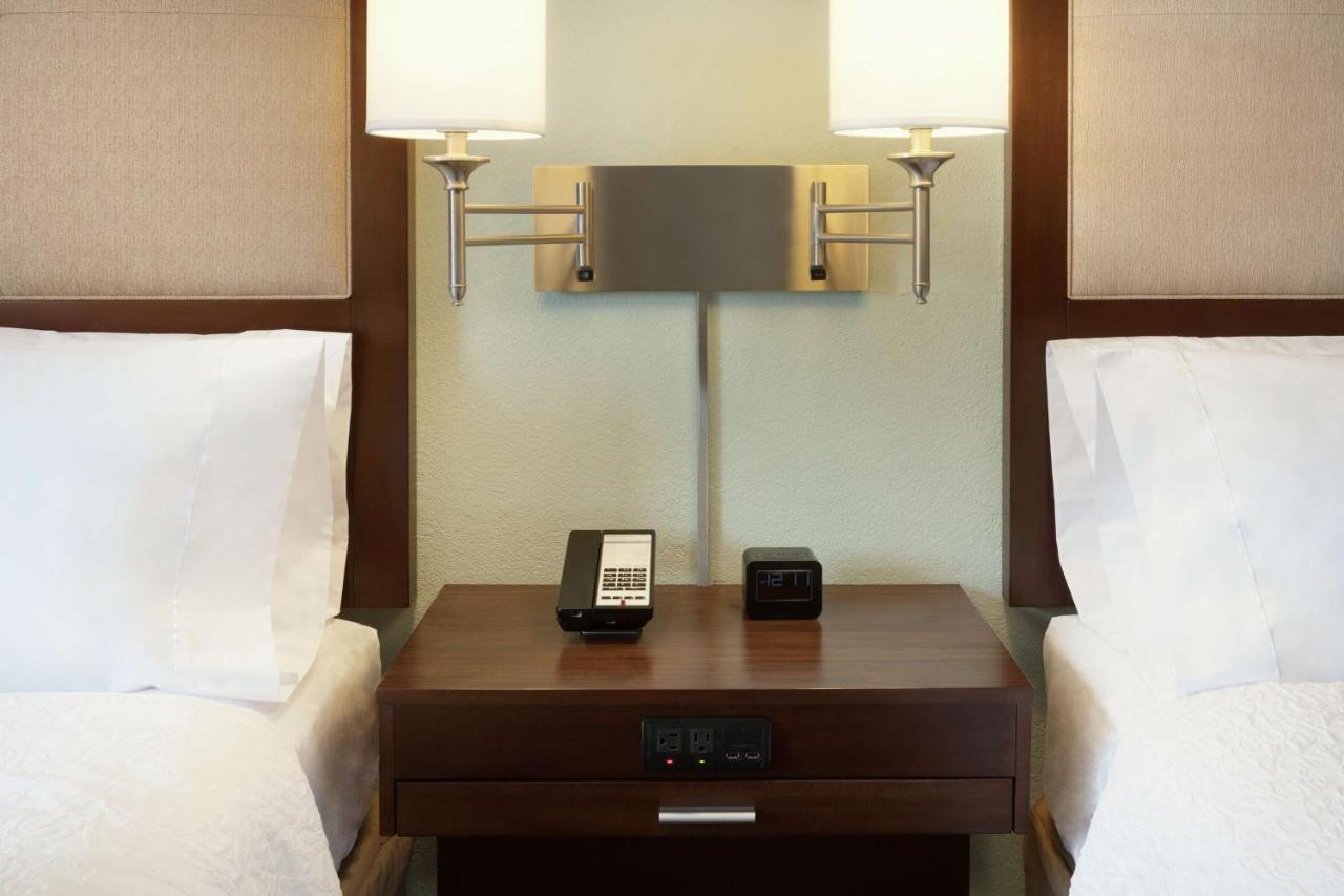 | Hampton Inn - Portland/Clackamas