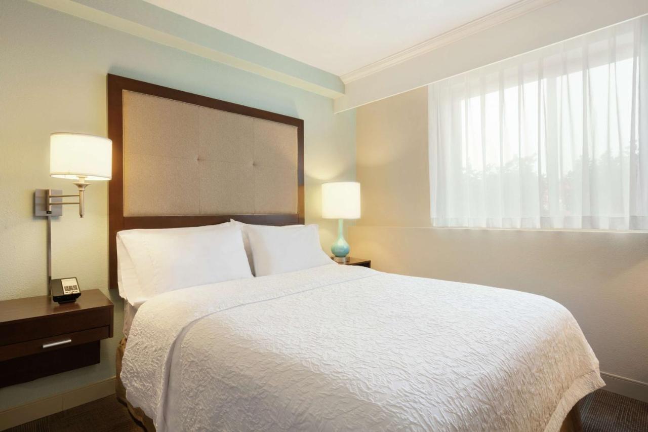 | Hampton Inn - Portland/Clackamas
