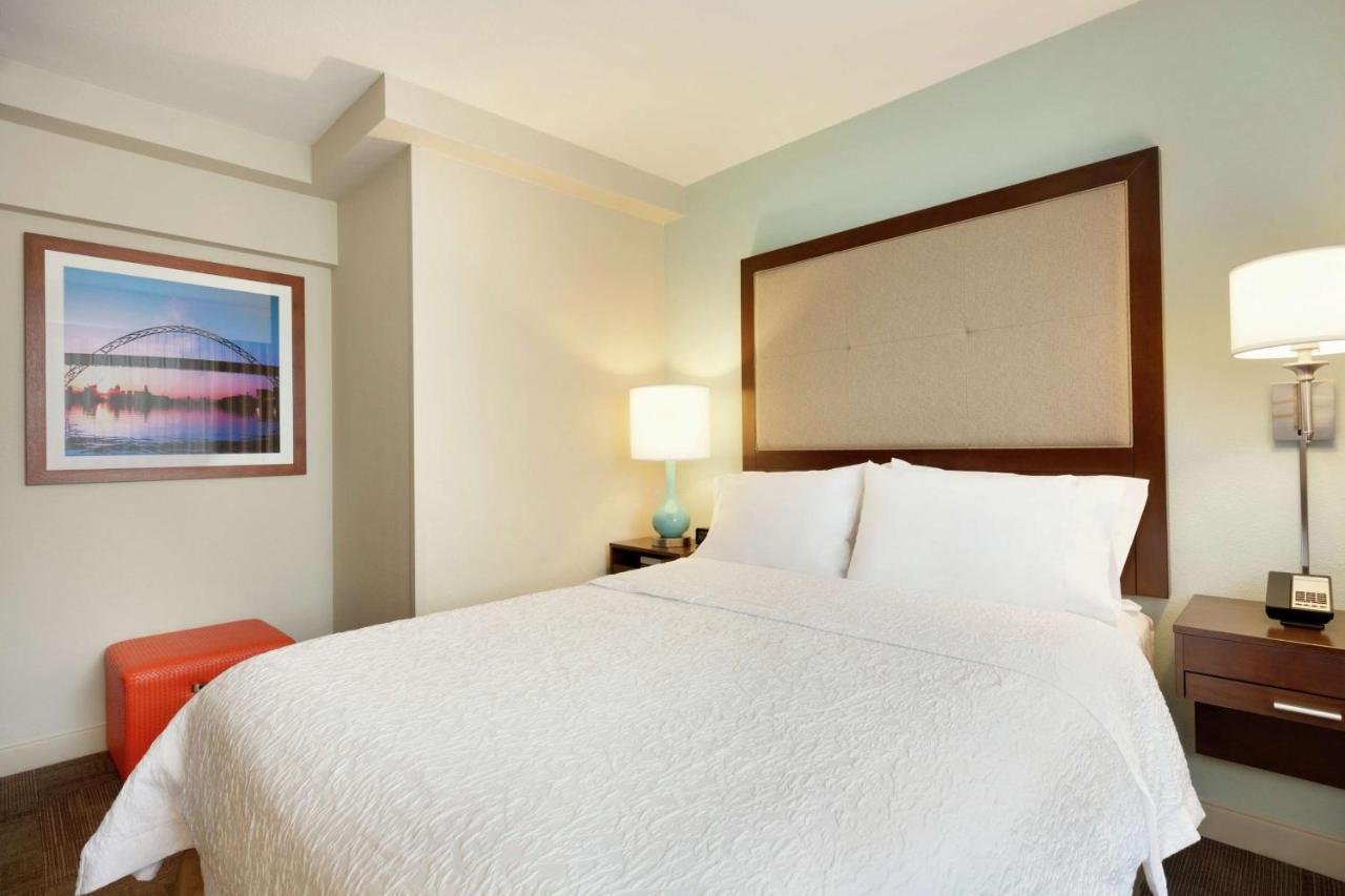 | Hampton Inn - Portland/Clackamas