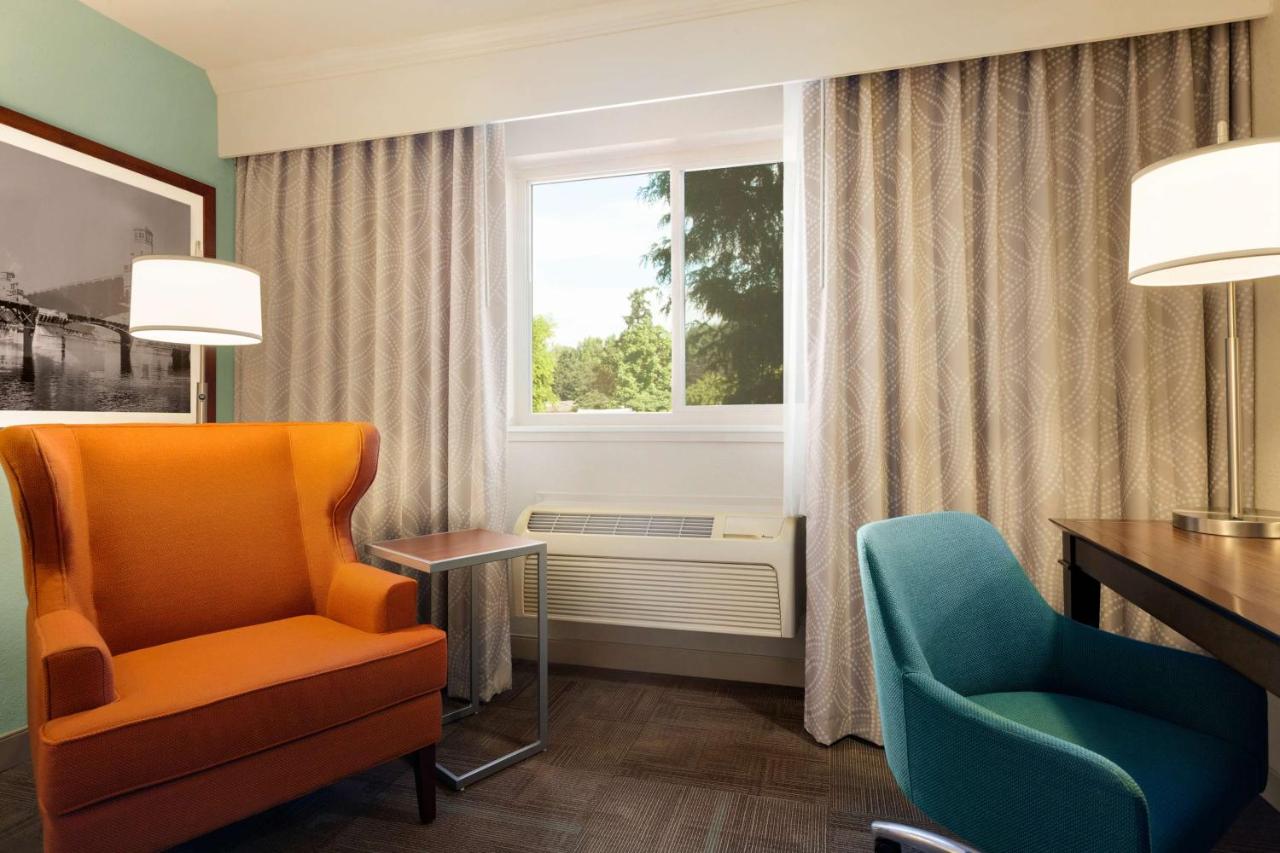 | Hampton Inn - Portland/Clackamas