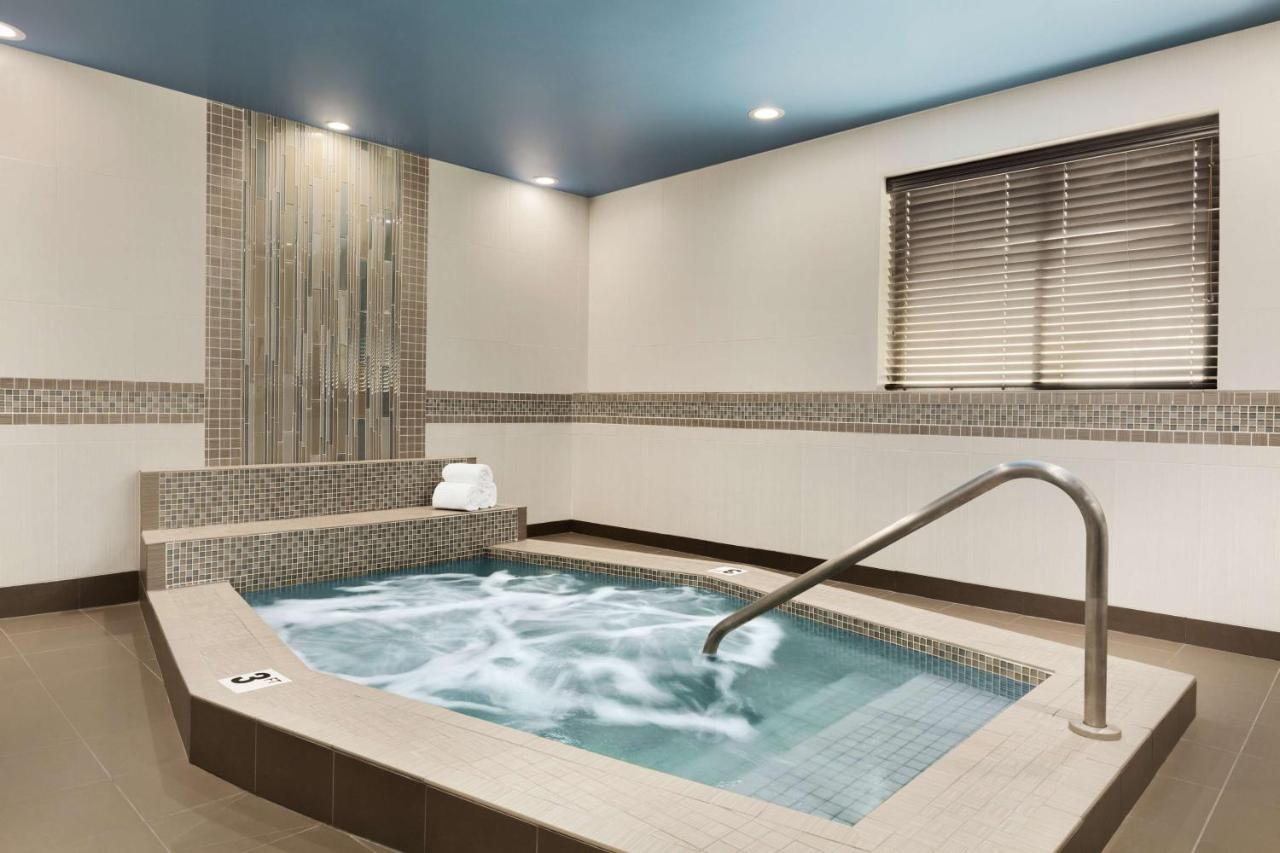 | Hampton Inn - Portland/Clackamas