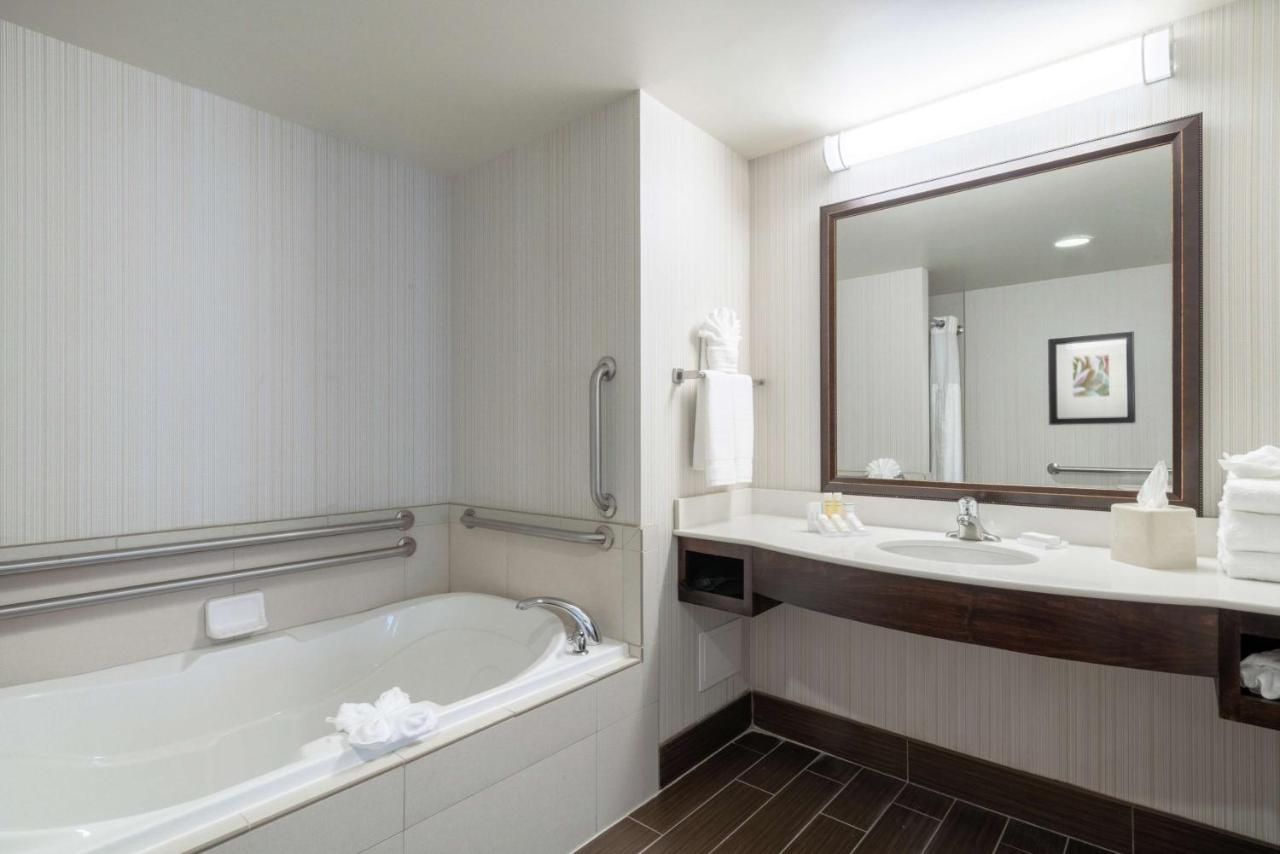 | Hilton Garden Inn Valley Forge/Oaks