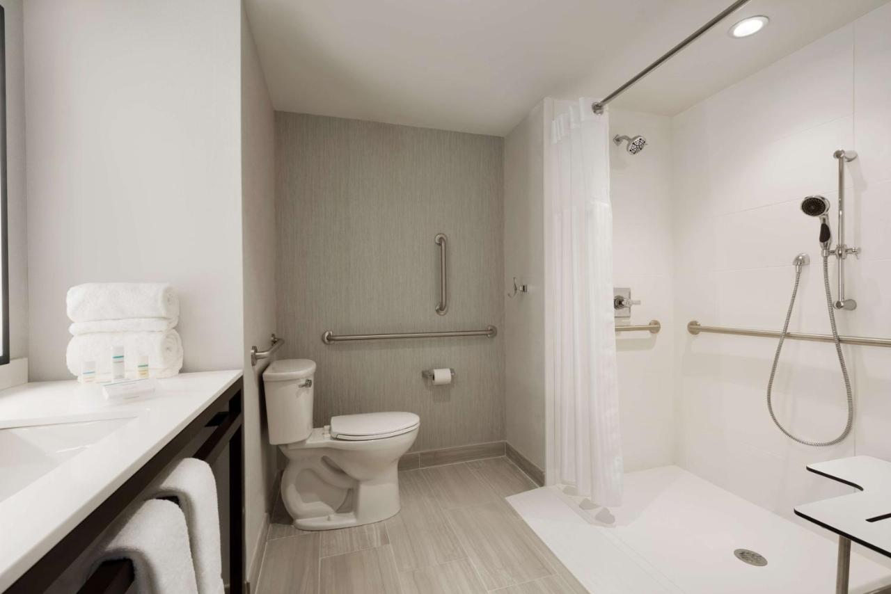 | Hilton Garden Inn Newtown Square Radnor