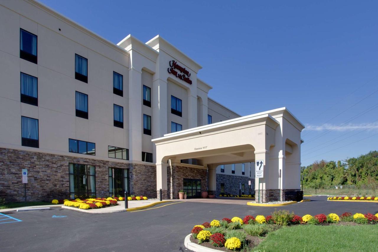 | Hampton Inn & Suites Philadelphia/Bensalem
