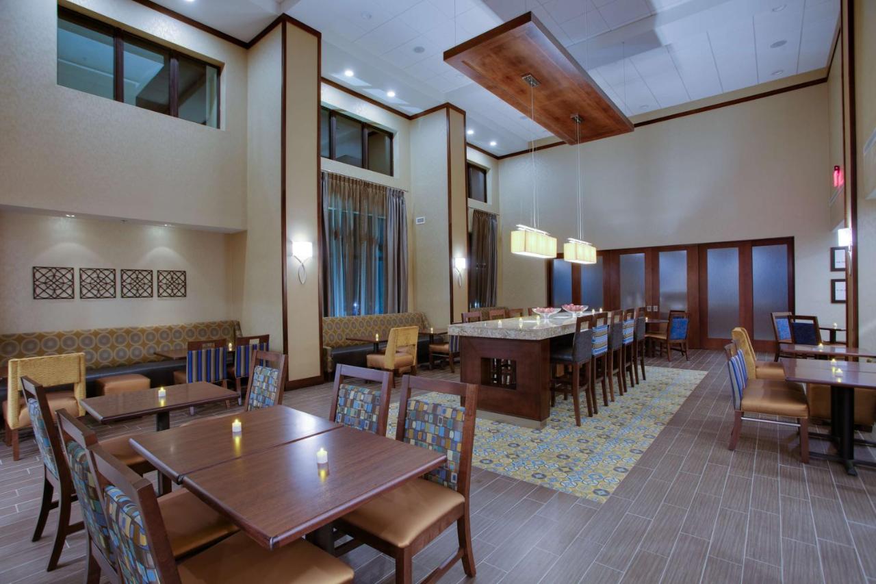 | Hampton Inn & Suites Philadelphia/Bensalem