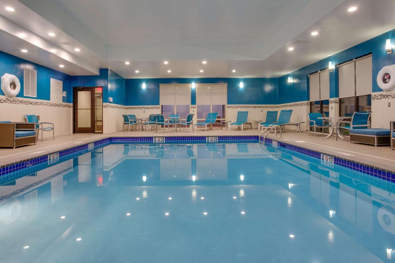 | Hampton Inn & Suites Philadelphia/Bensalem