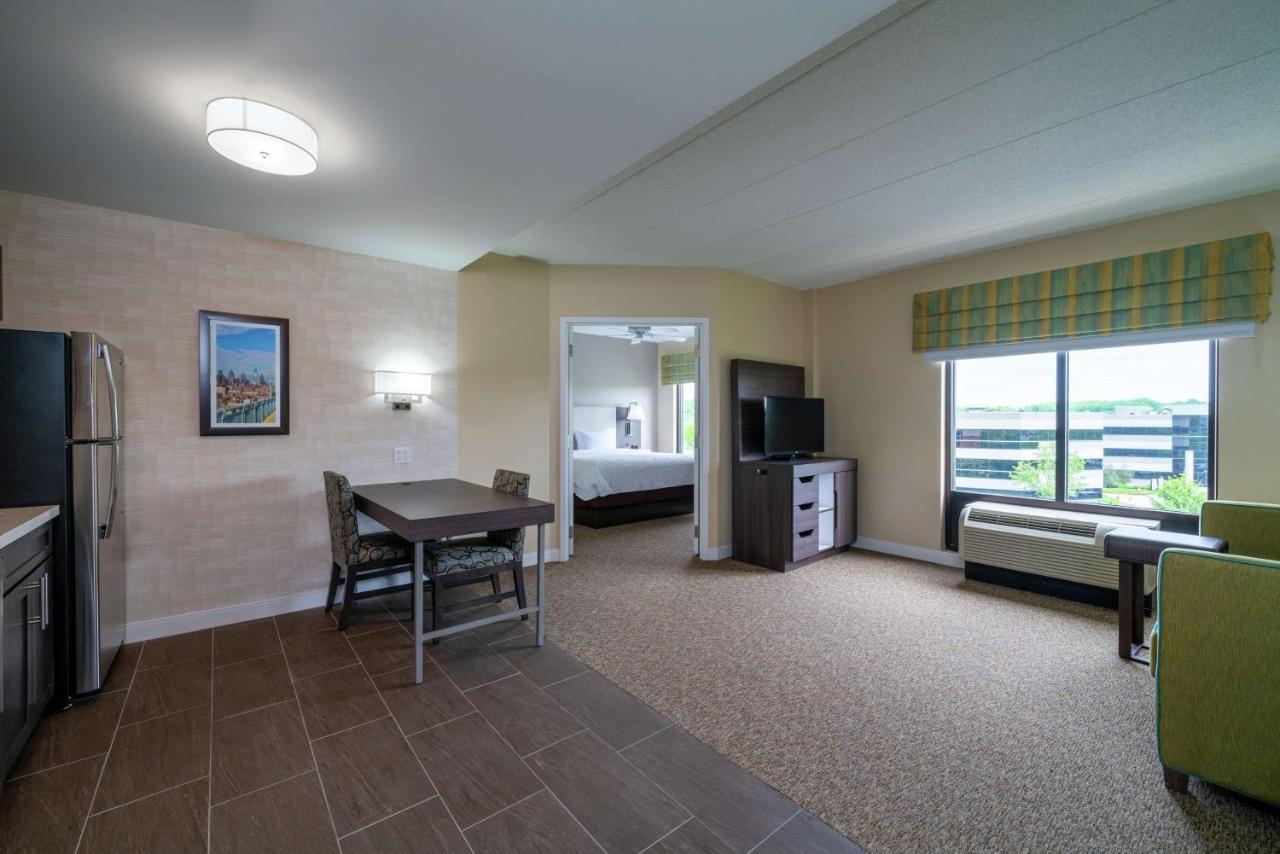 King Room with Sofa Bed - Non-Smoking at Hampton Inn & Suites Valley Forge/Oaks