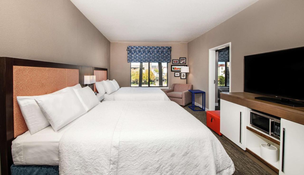One-Bedroom Suite - Non-Smoking at Hampton Inn Phoenix-Airport North