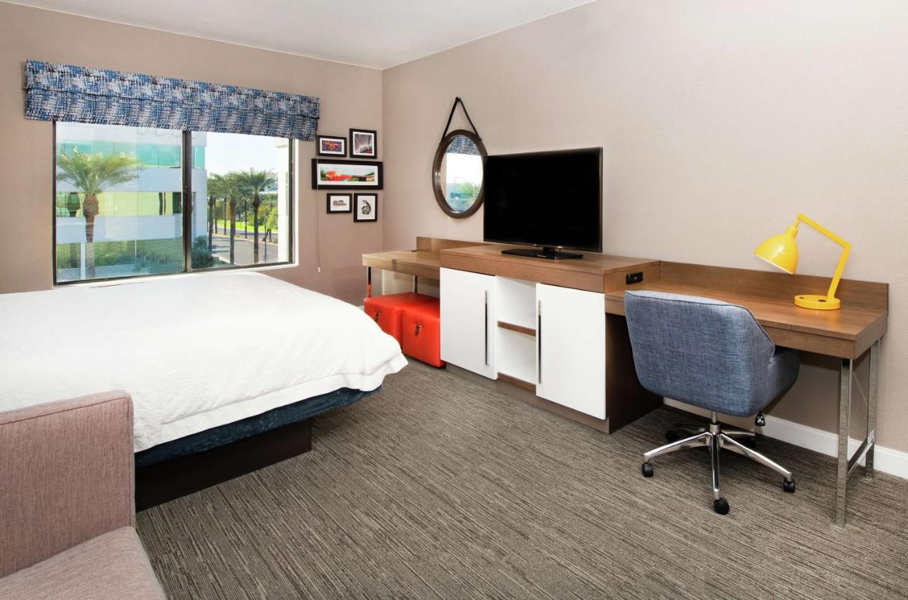 King Room - Non-Smoking at Hampton Inn Phoenix-Airport North