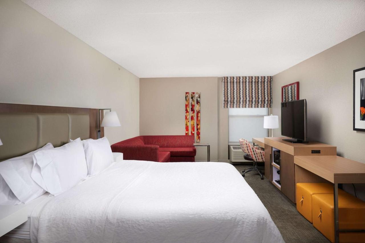 King Suite with Spa Bath - Non-Smoking at Hampton Inn Phoenix/Glendale/Peoria