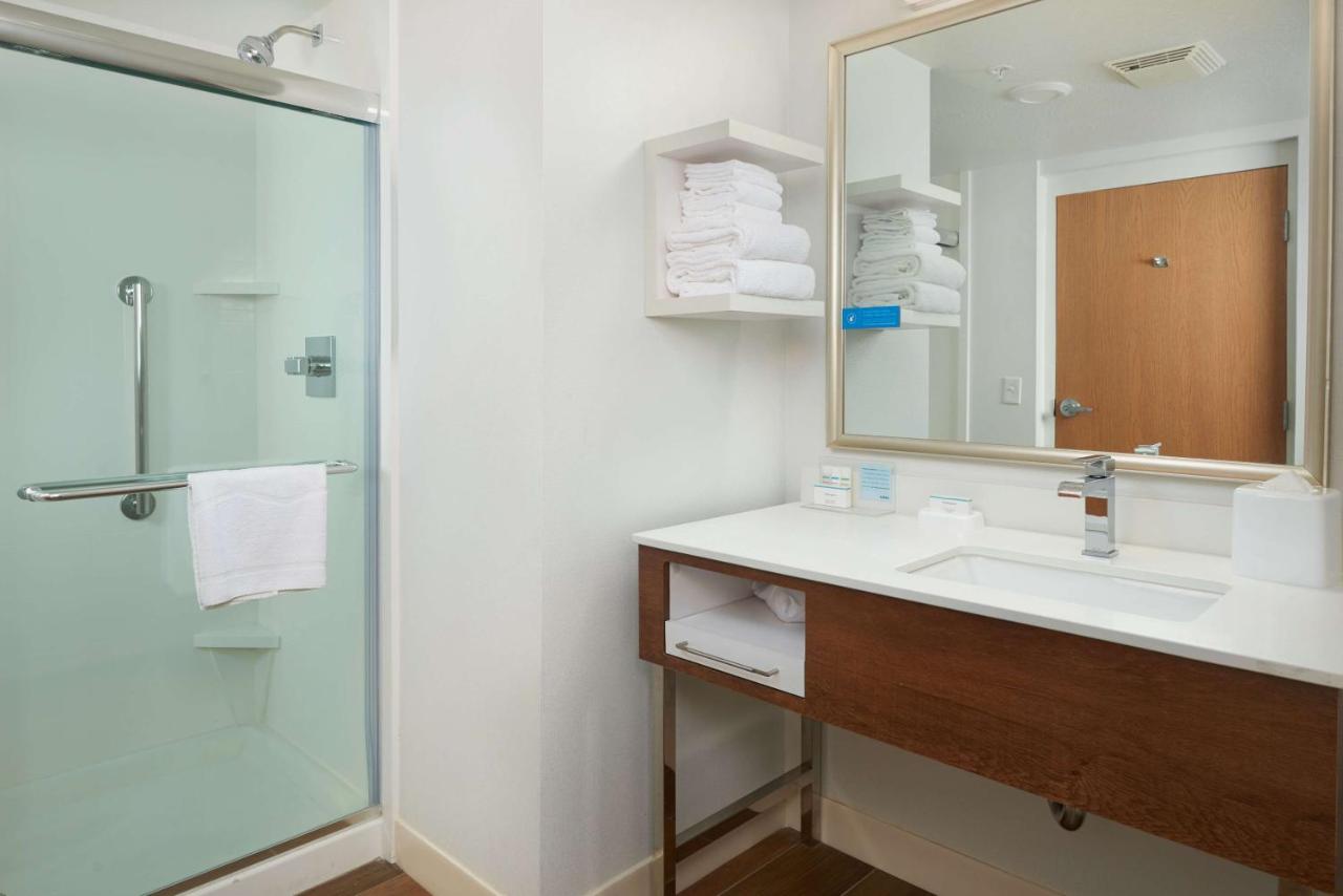 King Suite with Spa Bath - Non-Smoking at Hampton Inn Phoenix/Glendale/Peoria