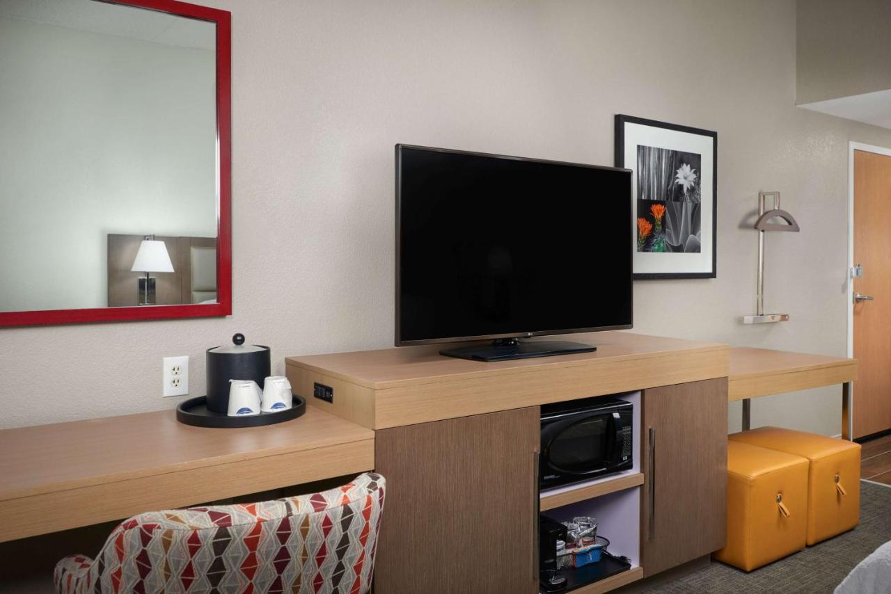 Premium Queen Studio with Two Queen Beds - Non-Smoking at Hampton Inn Phoenix/Glendale/Peoria