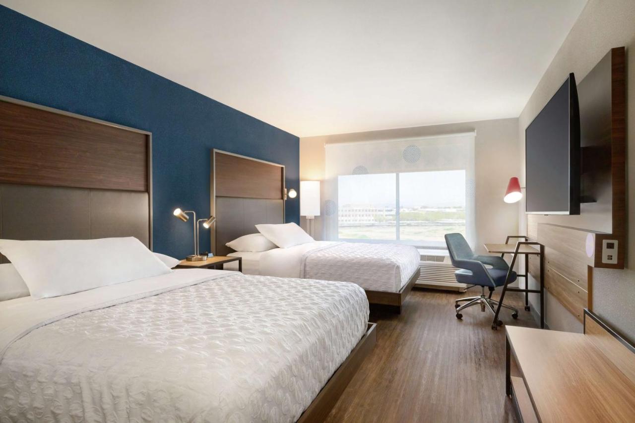 Queen Room with Two Queen Beds at Tru By Hilton Scottsdale Salt River