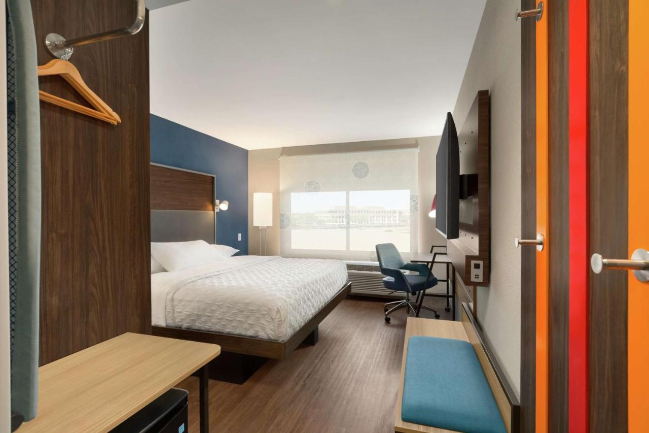 King Room at Tru By Hilton Scottsdale Salt River