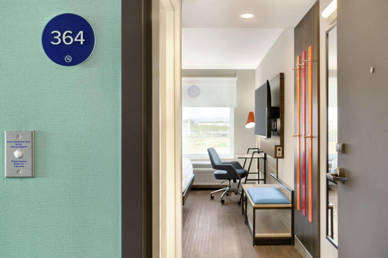 King Room - Hearing Accessible at Tru By Hilton Scottsdale Salt River