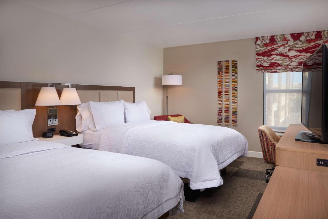 2 Queens Studio Suite at Hampton Inn & Suites Phoenix/Scottsdale on Shea Boulevard