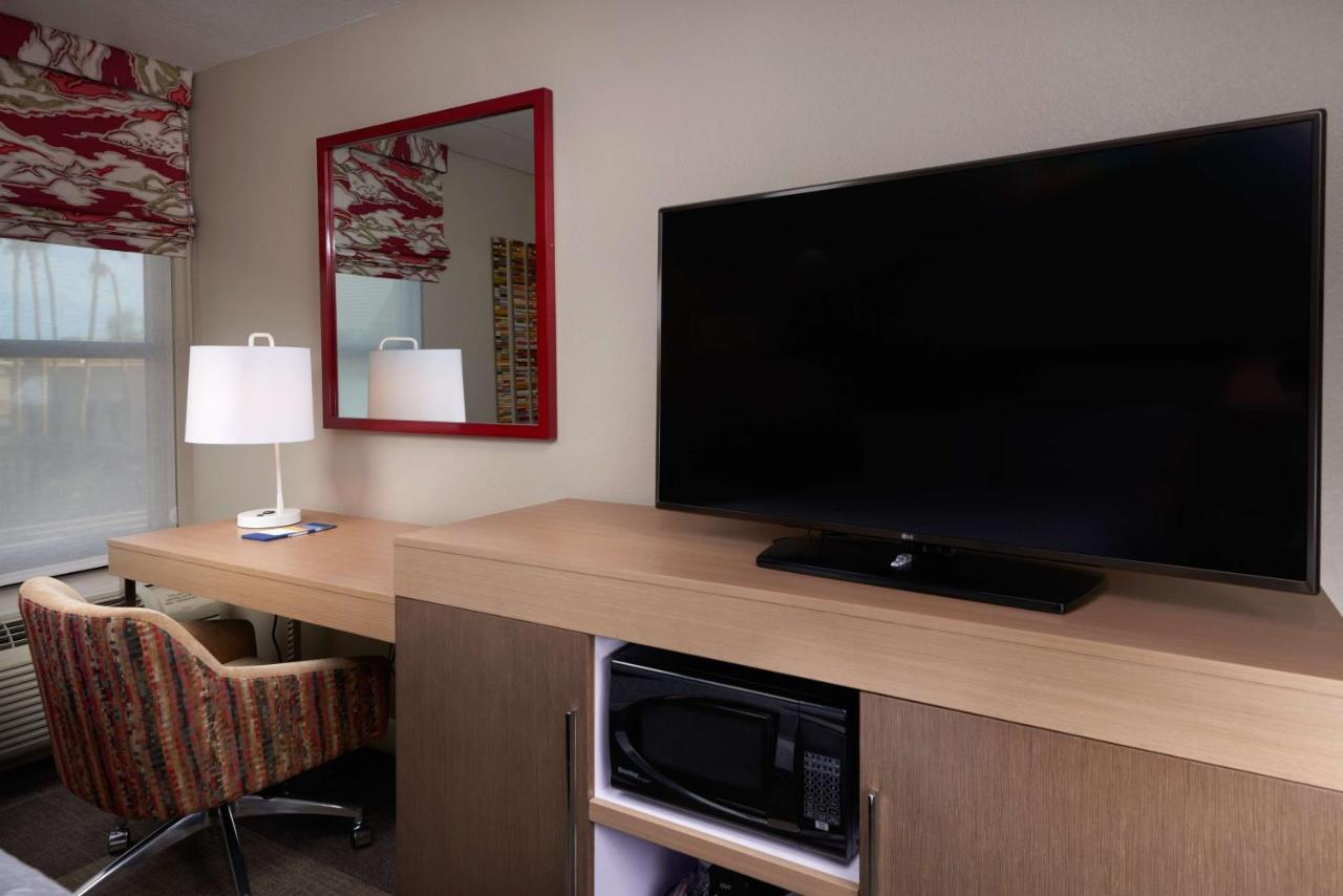 2 Queens Studio Suite at Hampton Inn & Suites Phoenix/Scottsdale on Shea Boulevard